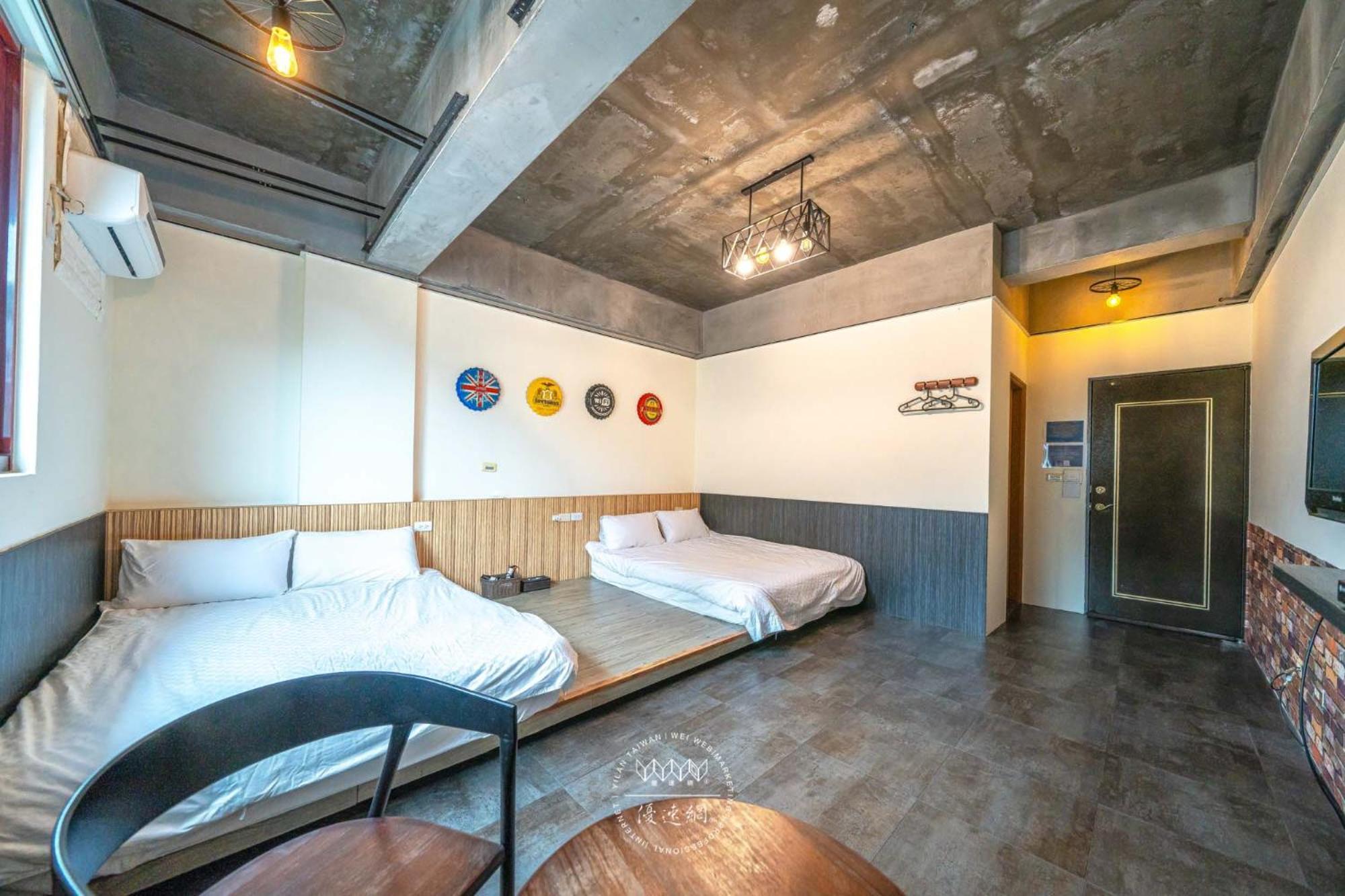 羅東夜市 工業loft旅宿 Loft House Лодун Екстер'єр фото