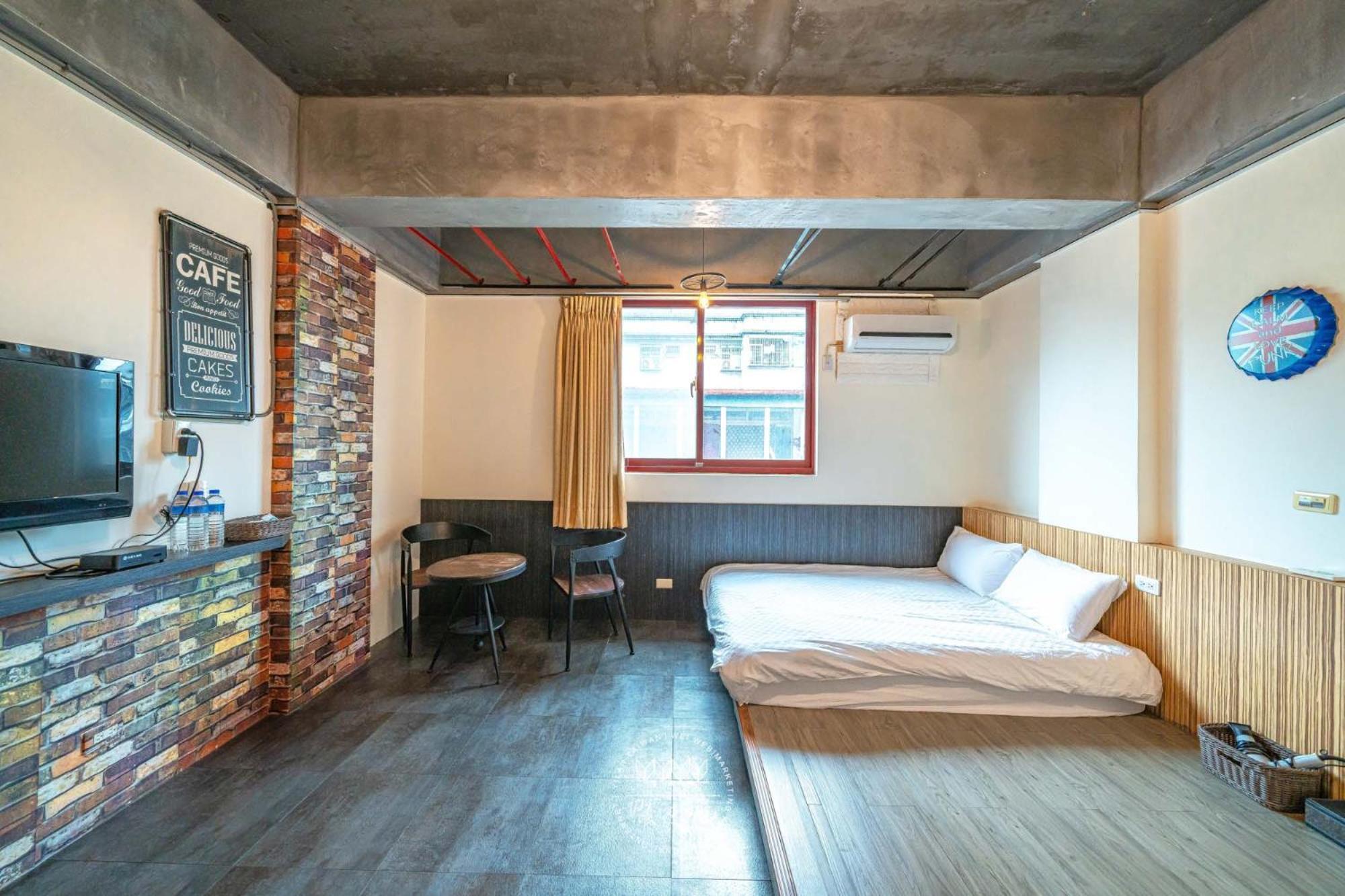 羅東夜市 工業loft旅宿 Loft House Лодун Екстер'єр фото