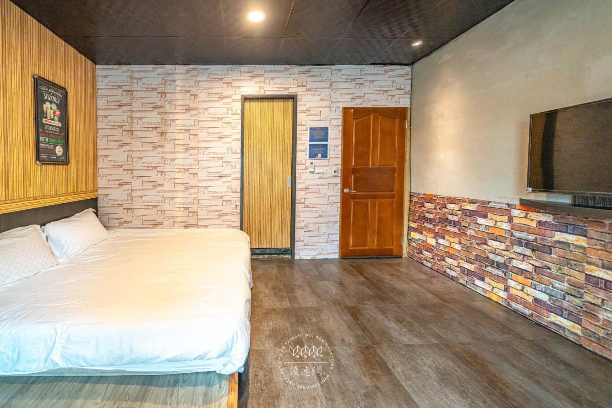 羅東夜市 工業loft旅宿 Loft House Лодун Екстер'єр фото