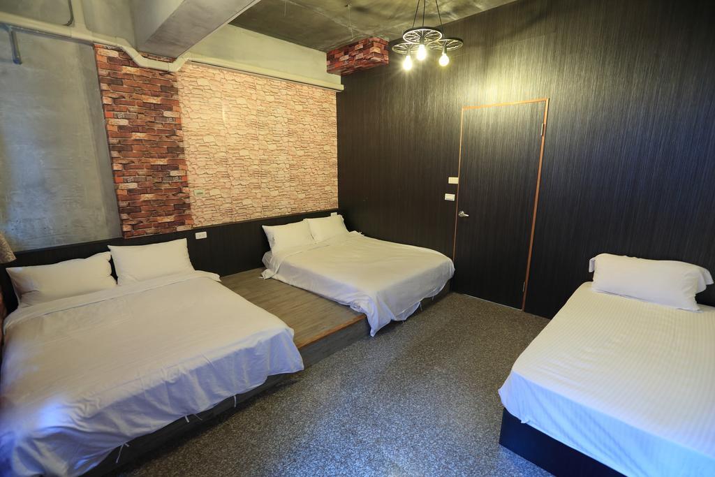 羅東夜市 工業loft旅宿 Loft House Лодун Екстер'єр фото