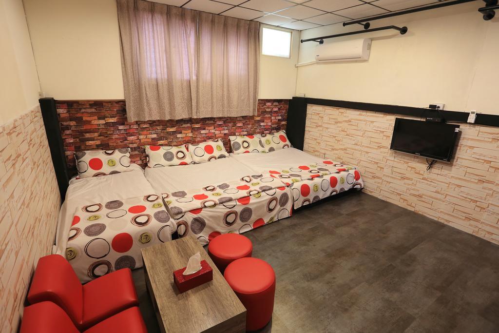 羅東夜市 工業loft旅宿 Loft House Лодун Екстер'єр фото