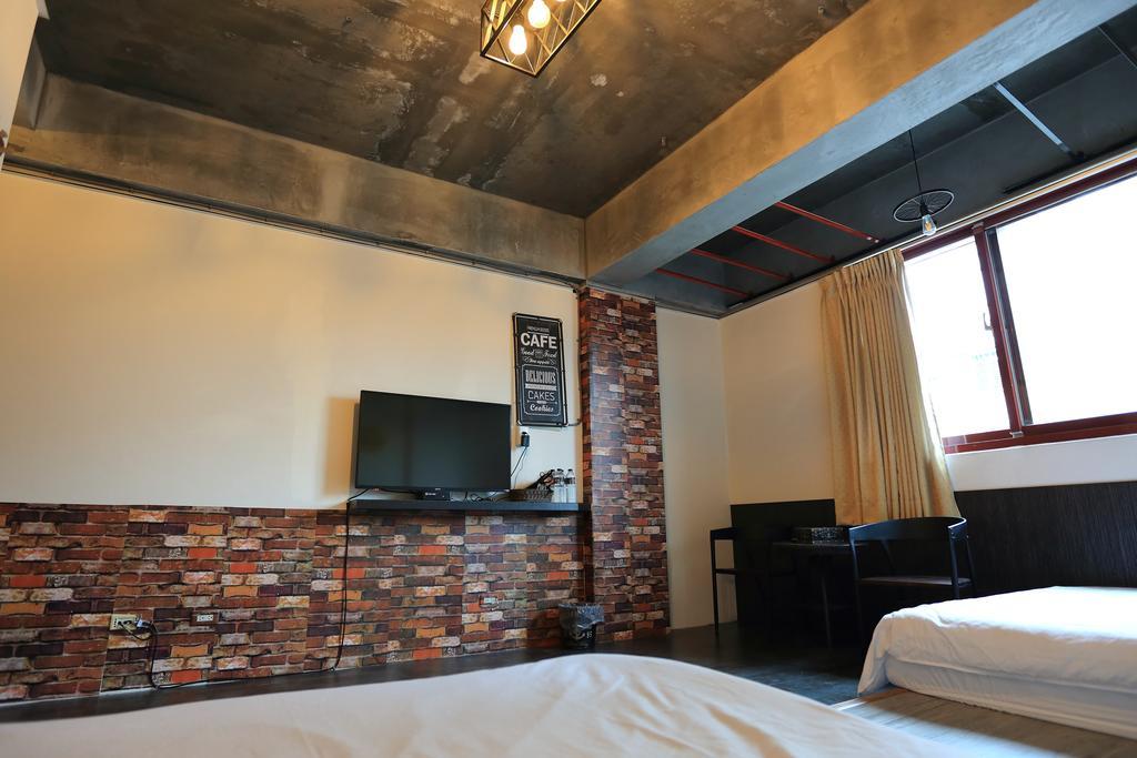 羅東夜市 工業loft旅宿 Loft House Лодун Екстер'єр фото